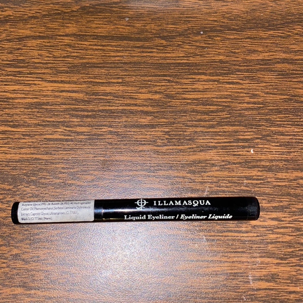 Black eyeliner